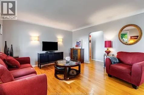 2840 Randolph Avenue Windsor ON N9E 3E2