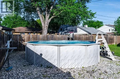 2840 Randolph Avenue Windsor ON N9E 3E2