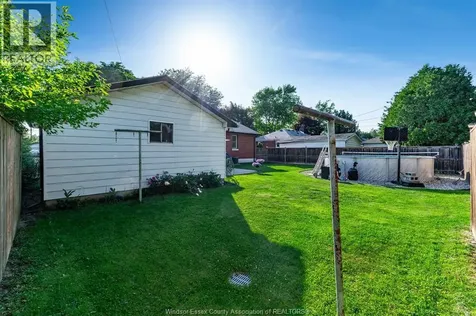 2840 Randolph Avenue Windsor ON N9E 3E2