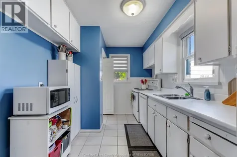 2840 Randolph Avenue Windsor ON N9E 3E2