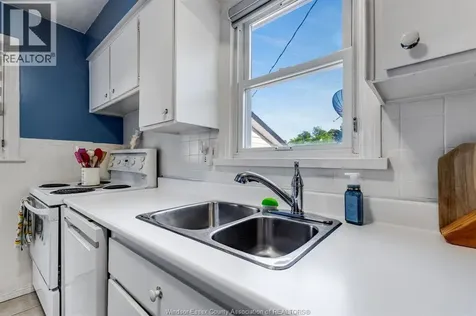 2840 Randolph Avenue Windsor ON N9E 3E2
