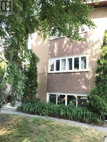 847 Ivanhoe Avenue Ottawa ON K2B 5S2