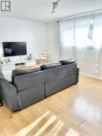 847 Ivanhoe Avenue Ottawa ON K2B 5S2