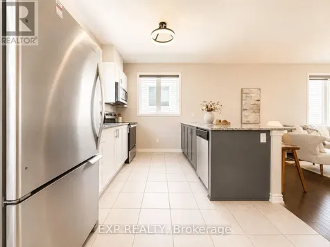 516 Loury Row Ottawa ON K1W 0M7