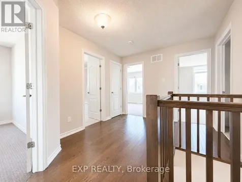 516 Loury Row Ottawa ON K1W 0M7