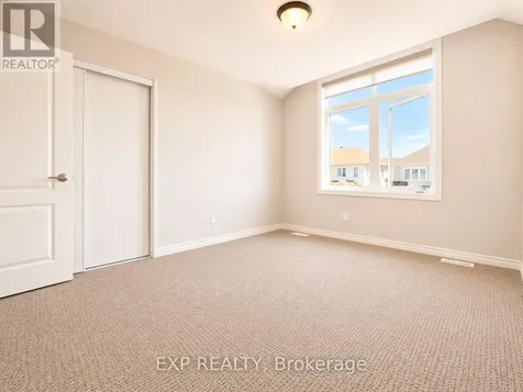 516 Loury Row Ottawa ON K1W 0M7