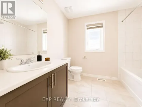 516 Loury Row Ottawa ON K1W 0M7