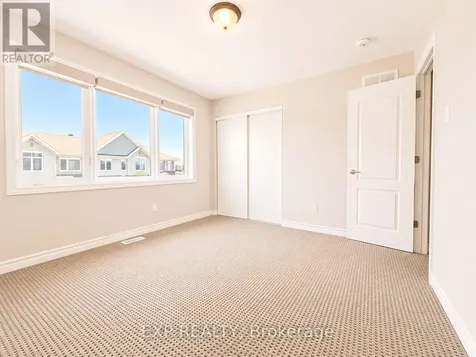 516 Loury Row Ottawa ON K1W 0M7