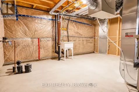 516 Loury Row Ottawa ON K1W 0M7