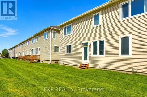 516 Loury Row Ottawa ON K1W 0M7
