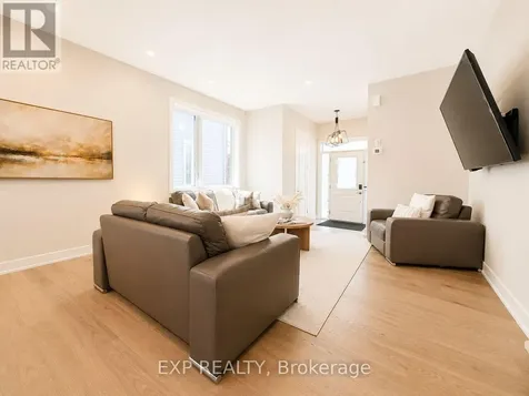 647 Crevier Walk Ottawa ON K1W 0M7
