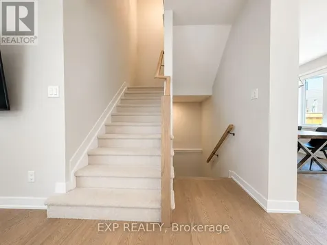 647 Crevier Walk Ottawa ON K1W 0M7