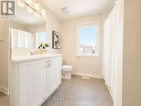 647 Crevier Walk Ottawa ON K1W 0M7
