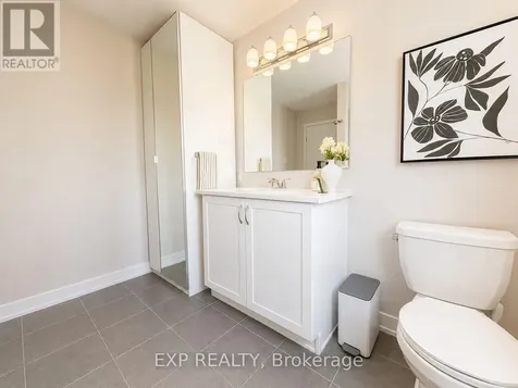 647 Crevier Walk Ottawa ON K1W 0M7