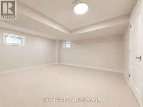647 Crevier Walk Ottawa ON K1W 0M7