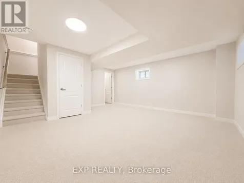 647 Crevier Walk Ottawa ON K1W 0M7
