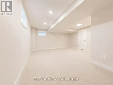 647 Crevier Walk Ottawa ON K1W 0M7
