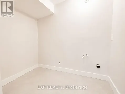 647 Crevier Walk Ottawa ON K1W 0M7