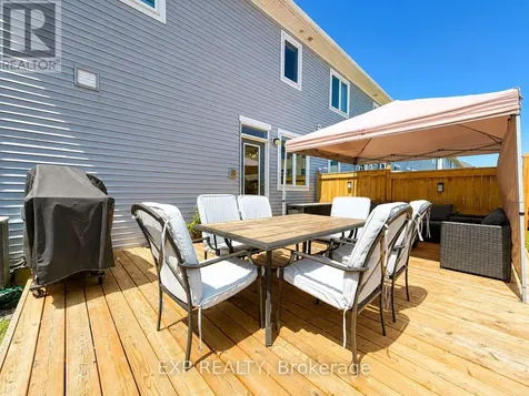 647 Crevier Walk Ottawa ON K1W 0M7