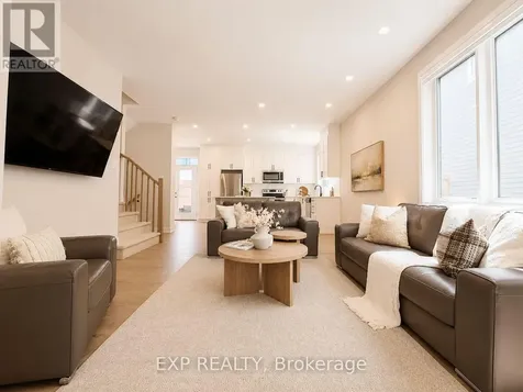 647 Crevier Walk Ottawa ON K1W 0M7