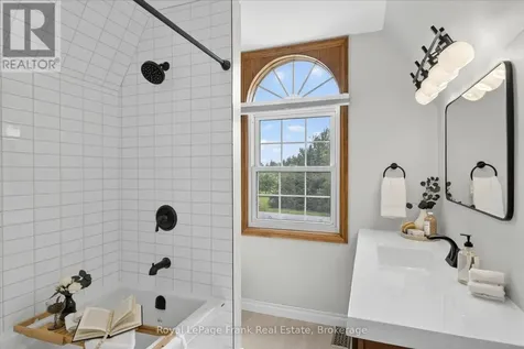 837 Tindle Bay Road Selwyn ON K9J 0C5