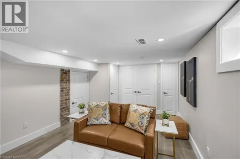 40 Palace Street Brantford ON N3T 3W7