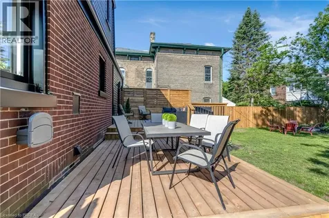 40 Palace Street Brantford ON N3T 3W7