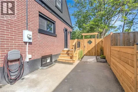 40 Palace Street Brantford ON N3T 3W7