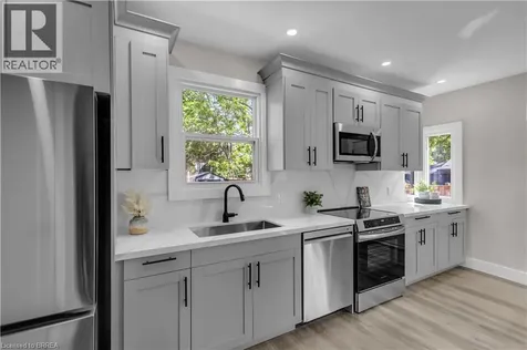 40 Palace Street Brantford ON N3T 3W7
