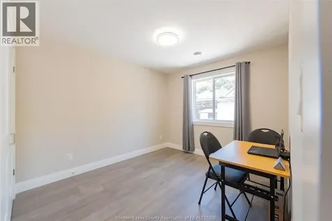 912 Hall Avenue Windsor ON N9A 2M5