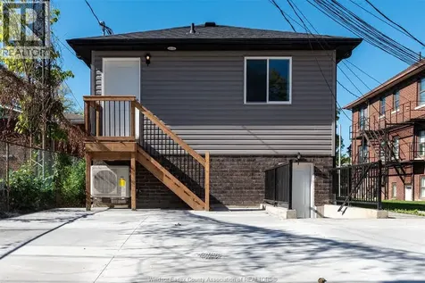 912 Hall Avenue Windsor ON N9A 2M5