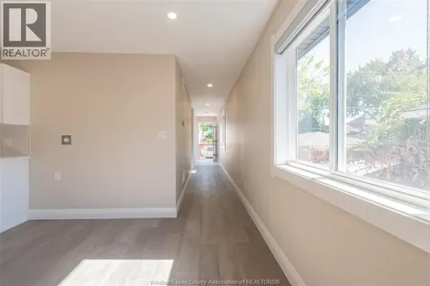 912 Hall Avenue Windsor ON N9A 2M5