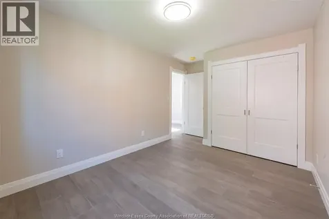 912 Hall Avenue Windsor ON N9A 2M5