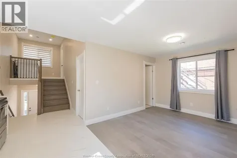 912 Hall Avenue Windsor ON N9A 2M5