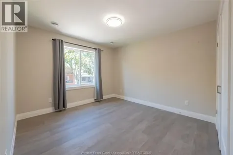912 Hall Avenue Windsor ON N9A 2M5