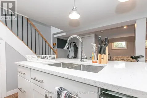 1579 Digby Street Ottawa ON K1G 0P5