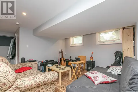 1579 Digby Street Ottawa ON K1G 0P5