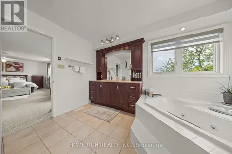 6 Zokol Crescent Ottawa ON K2K 2K5