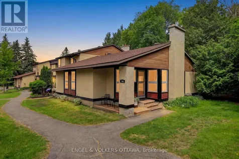 164 Mcclintock Way Ottawa ON K2L 2A4