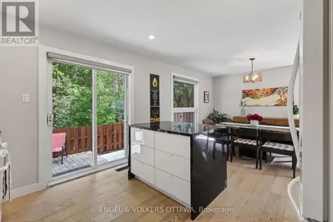 164 Mcclintock Way Ottawa ON K2L 2A4