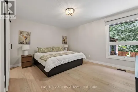 164 Mcclintock Way Ottawa ON K2L 2A4