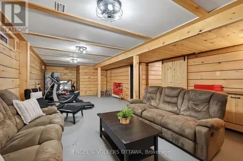 164 Mcclintock Way Ottawa ON K2L 2A4