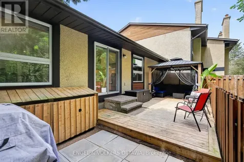 164 Mcclintock Way Ottawa ON K2L 2A4