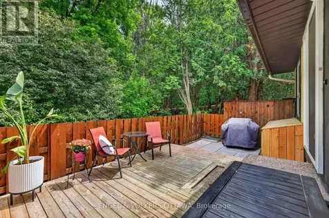 164 Mcclintock Way Ottawa ON K2L 2A4