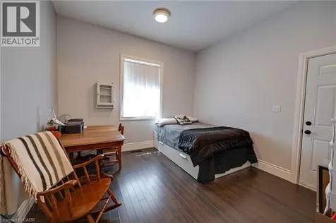 9 Park Avenue West Elmira ON N3B 1K9