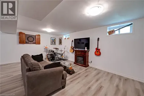9 Park Avenue West Elmira ON N3B 1K9