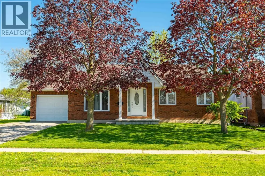 4076 Maple Street Petrolia ON N0N 1R0
