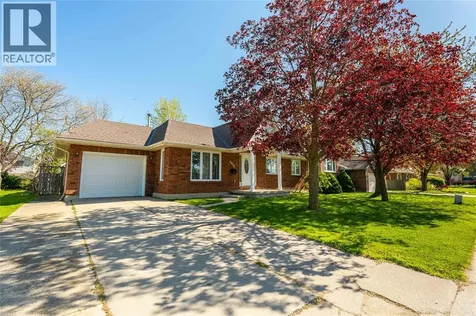 4076 Maple Street Petrolia ON N0N 1R0