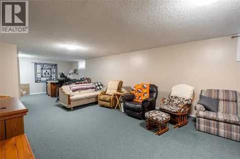 4076 Maple Street Petrolia ON N0N 1R0
