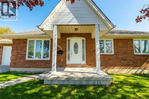 4076 Maple Street Petrolia ON N0N 1R0